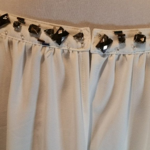 NEW- Modamix White Short Sleeved Blouse with Bead & Rhinestone Size XL - Picture 4 of 5